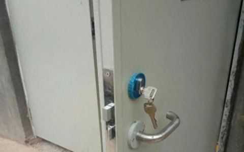 配电房门锁可以锁定么,小区配电房门锁
